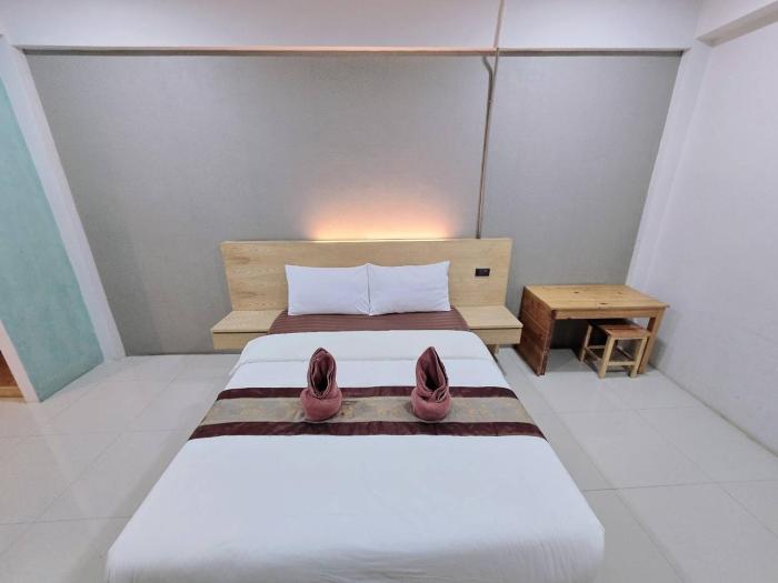 jonah hotel