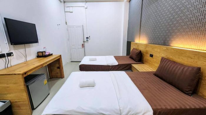 jonah hotel