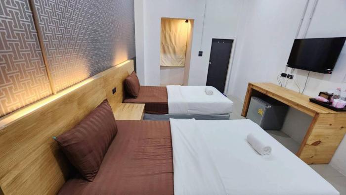 jonah hotel