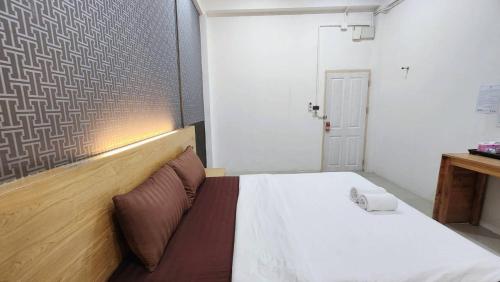 jonah hotel