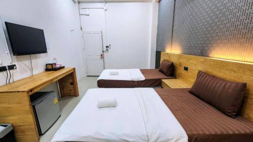 jonah hotel
