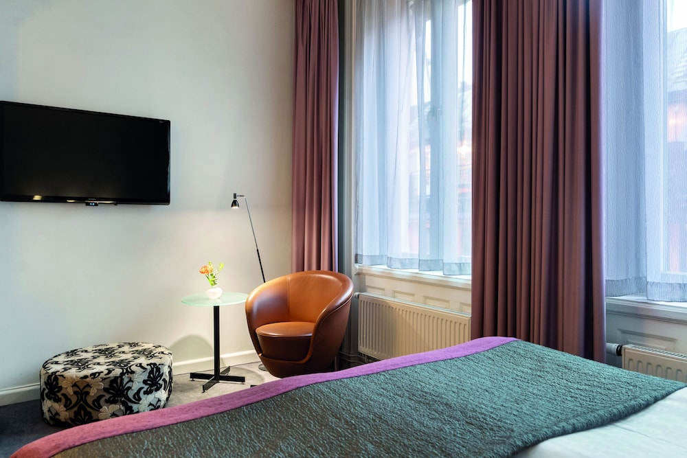 Elite Hotel Stockholm Plaza,Kista>>Farsta,4 star