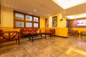 sumitel sanderling 500 meters from mall road