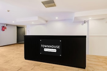 luxury stays at lakdikapul near red hills