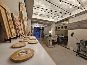 Old Avenue Hotel,,3 star