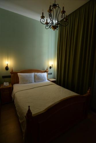old avenue hotel