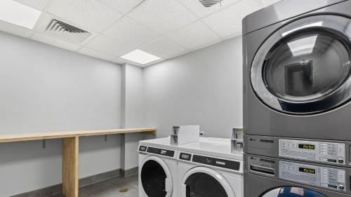 studio 6 richmond airport