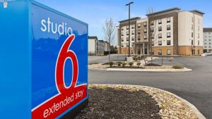 studio 6 richmond airport