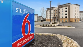 Studio 6 Richmond-Airport,,2 star