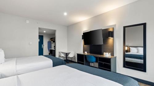 studio 6 richmond airport