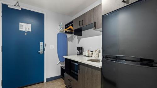 studio 6 richmond airport
