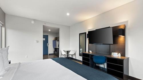 studio 6 richmond airport