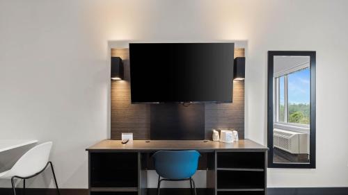 studio 6 richmond airport