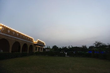 sultanpur resorts