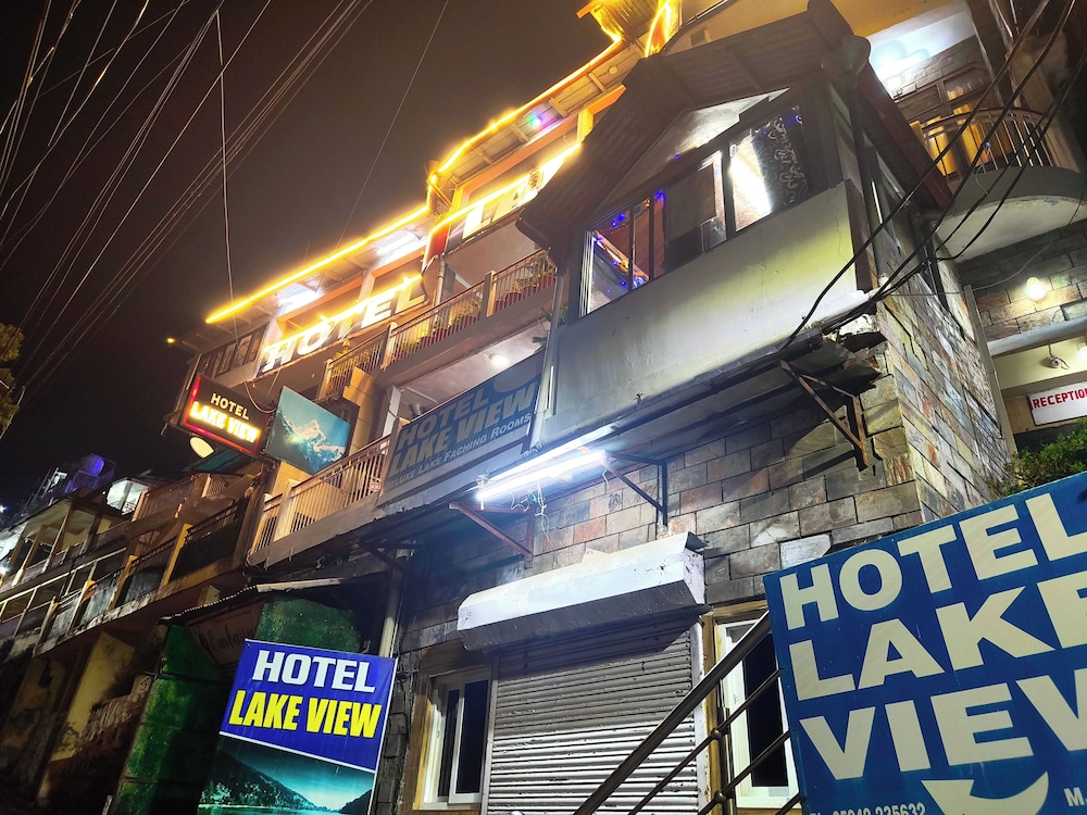 hotel lake view mall road near lake