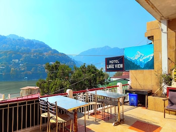 hotel lake view mall road near lake