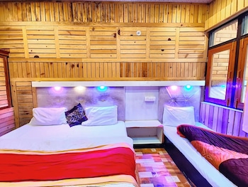 hotel lake view mall road near lake