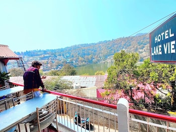 hotel lake view mall road near lake