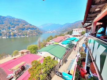 hotel lake view mall road near lake