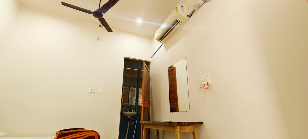 shri ayodhya dham hotel and restaurant