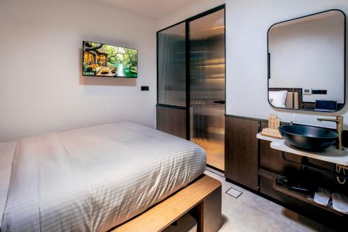 coliwoo hotel kampong glam