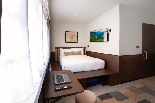 coliwoo hotel kampong glam
