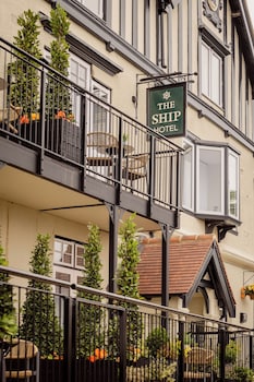 The Ship Hotel,,5 star