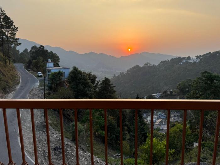 hillcrest valley ranikhet