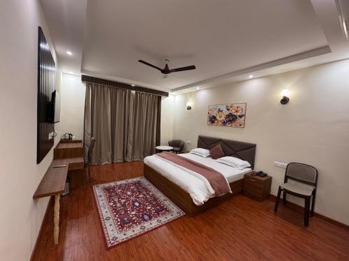 Hillcrest Valley Ranikhet,,3 star