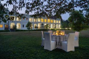 The Lake Manor,,5 star