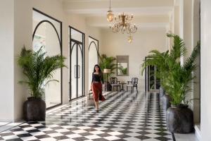 The Lake Manor,,5 star