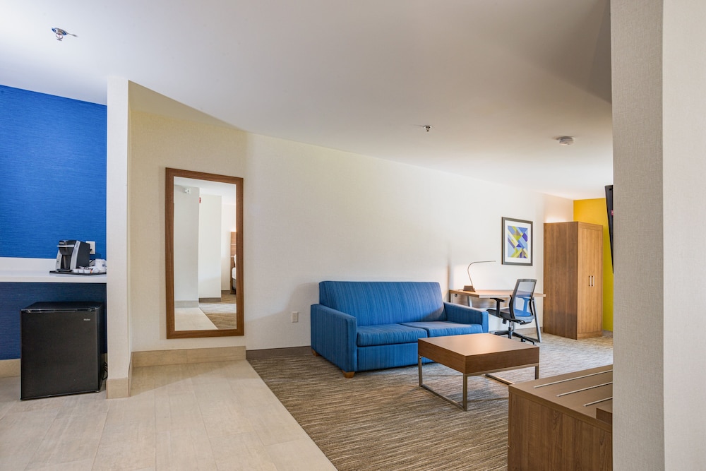 holiday inn express hotel and suites swansea by ihg