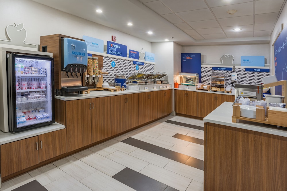 holiday inn express hotel and suites swansea by ihg