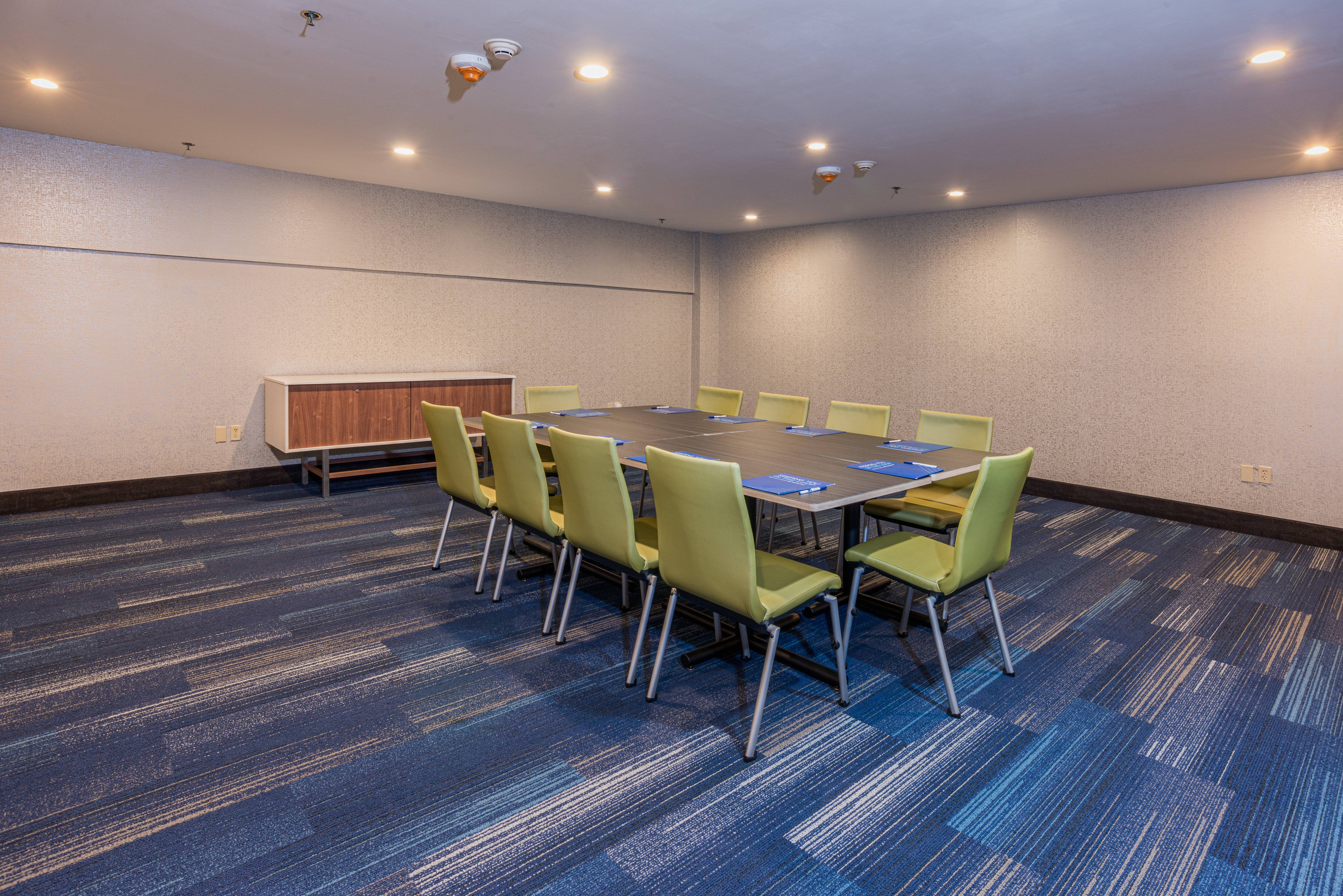 holiday inn express hotel and suites swansea by ihg