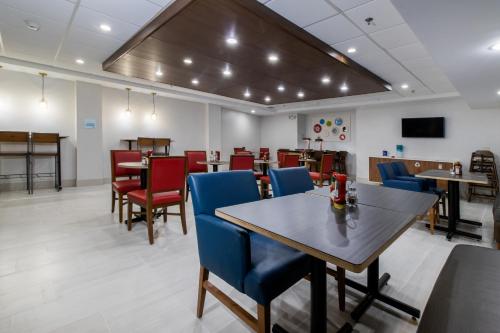 holiday inn express hotel and suites swansea by ihg