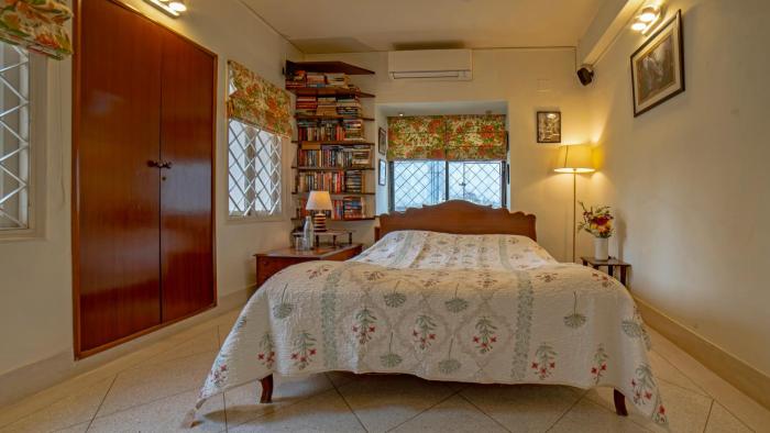 yellowbrick calcuttas freshest bnb