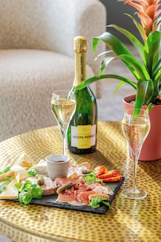 Hôtel Akena Chalons-En-Champagne,,3 star