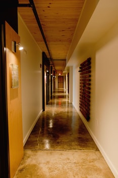 Loom Room Retreat,,2 star
