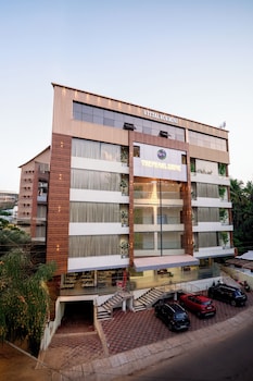 hotel the pearl shine