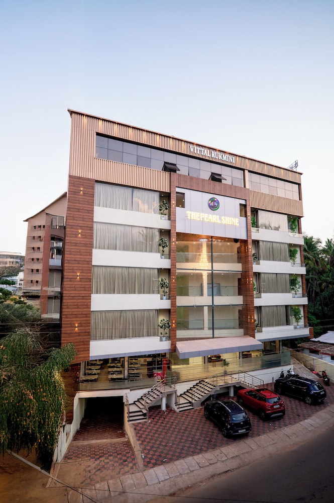 hotel the pearl shine