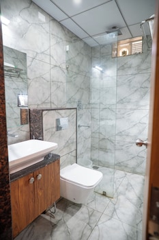 hotel the pearl shine