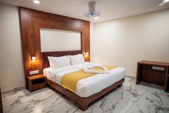 hotel the pearl shine