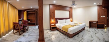 hotel the pearl shine