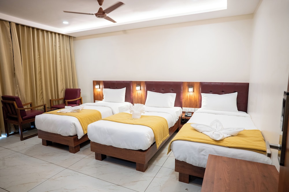 hotel the pearl shine