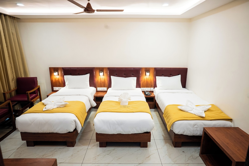 hotel the pearl shine