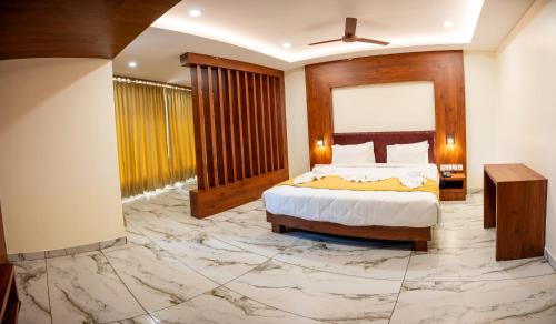 hotel the pearl shine