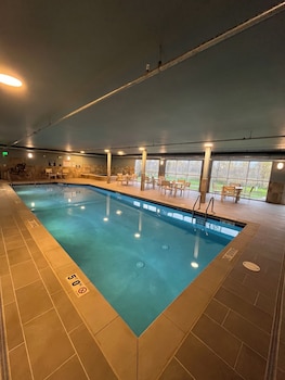 Grandstay Hotel & Suites Kaukauna,,2 star