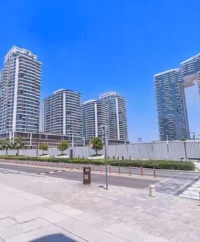 vogue 2bhk dubai frame view park metro
