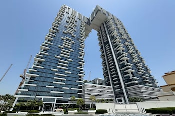 vogue 2bhk dubai frame view park metro