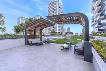 vogue 2bhk dubai frame view park metro